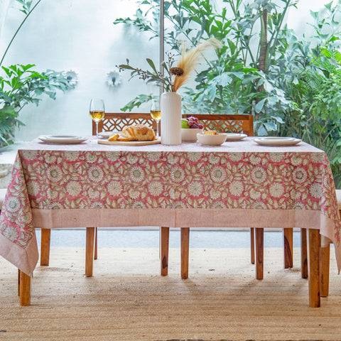 Tablecloths & Napkins